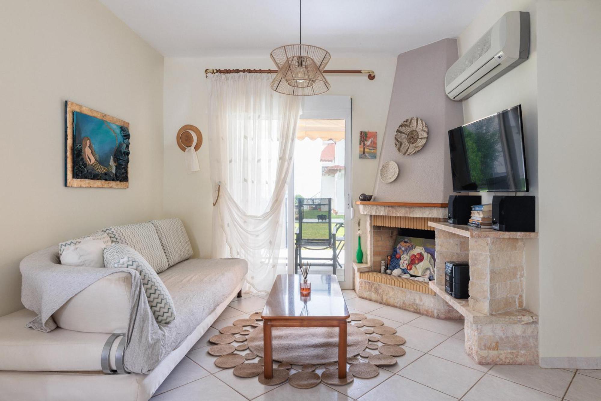 Apartment Next To The Sea Паралия Дионисиу Екстериор снимка