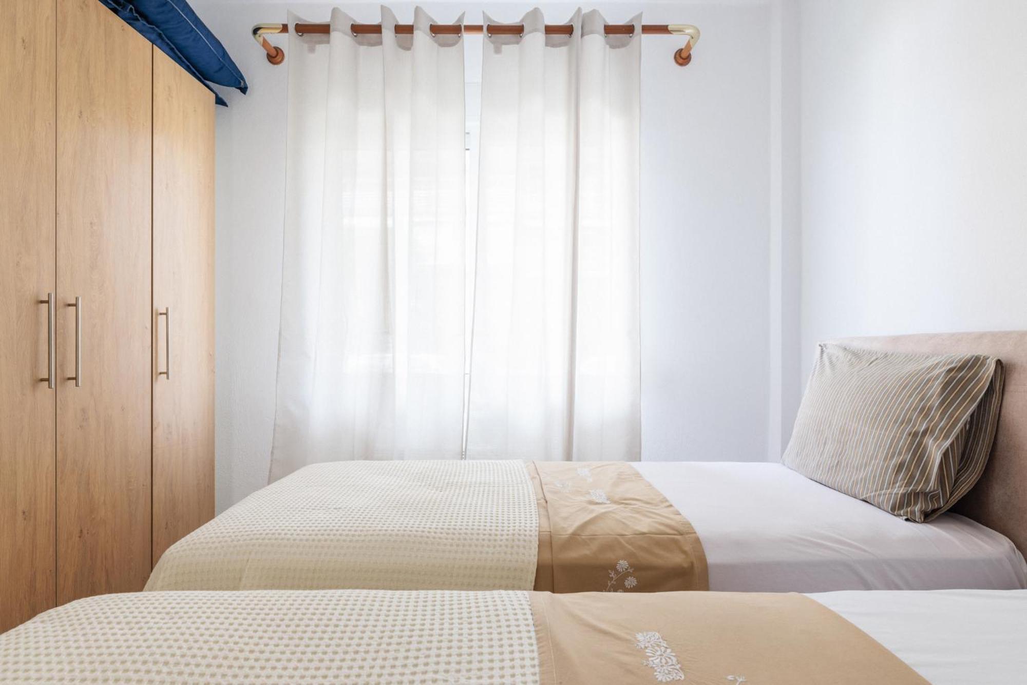 Apartment Next To The Sea Паралия Дионисиу Екстериор снимка
